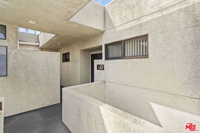729 S Hobart Boulevard 40, Los Angeles, CA 90005