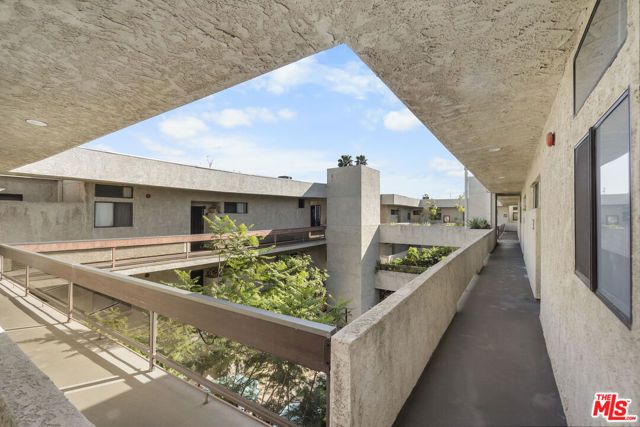 729 S Hobart Boulevard 40, Los Angeles, CA 90005