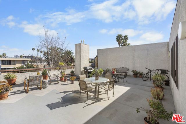 729 S Hobart Boulevard 40, Los Angeles, CA 90005