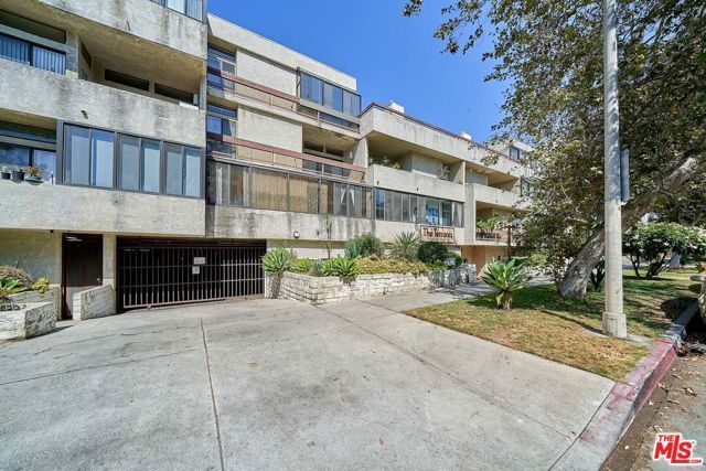 729 S Hobart Boulevard 40, Los Angeles, CA 90005