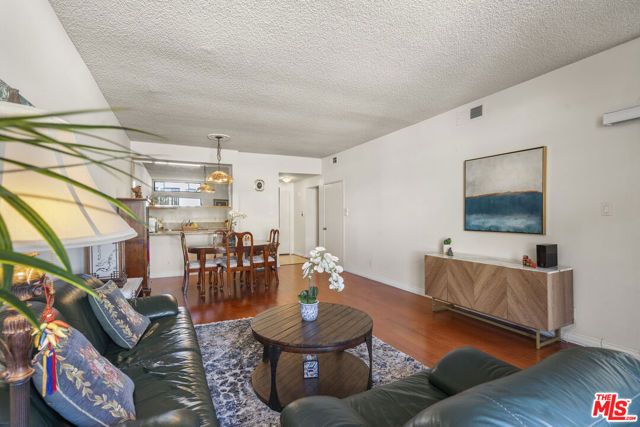 729 S Hobart Boulevard 40, Los Angeles, CA 90005