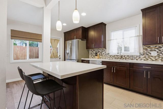 14127 Tobiasson Rd, Poway, CA 92064