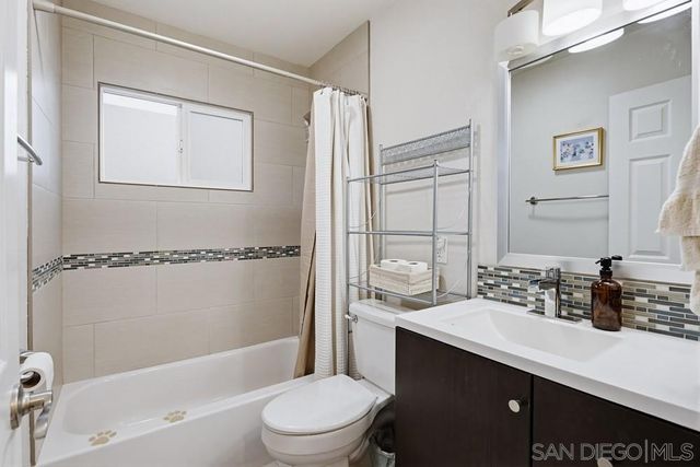 14127 Tobiasson Rd, Poway, CA 92064