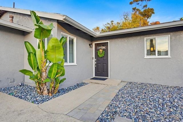 14127 Tobiasson Rd, Poway, CA 92064