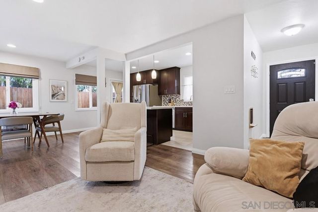 14127 Tobiasson Rd, Poway, CA 92064