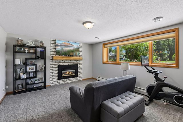 2006 River Hills Drive, Burnsville, MN 55337
