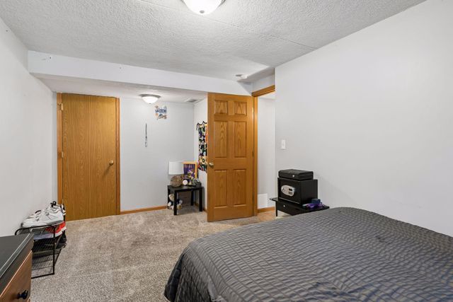 2006 River Hills Drive, Burnsville, MN 55337