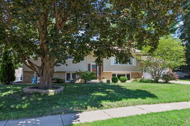 2006 River Hills Drive, Burnsville, MN 55337