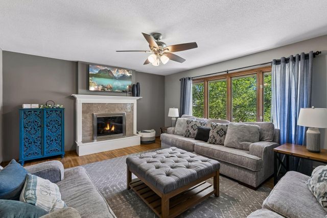 2006 River Hills Drive, Burnsville, MN 55337