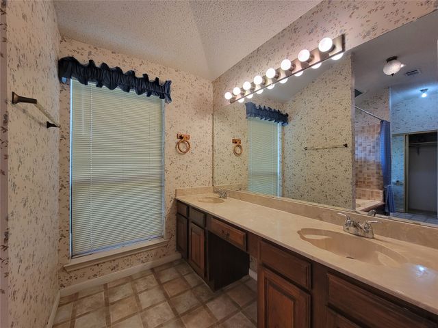 630 Country View Lane, Garland, TX 75043
