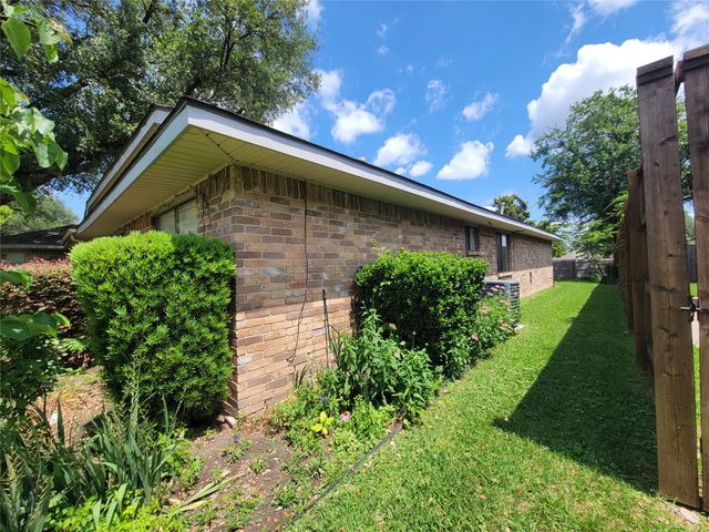 630 Country View Lane, Garland, TX 75043