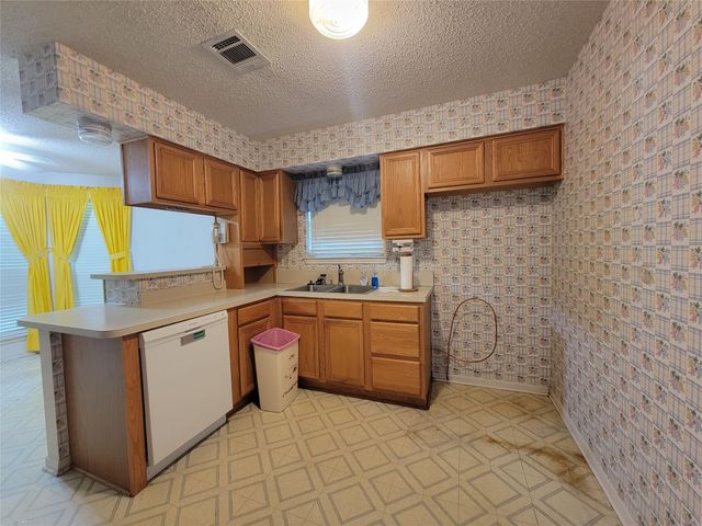 630 Country View Lane, Garland, TX 75043