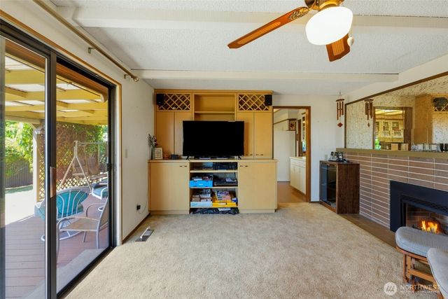 1874 Lenore Drive, Tacoma, WA 98406
