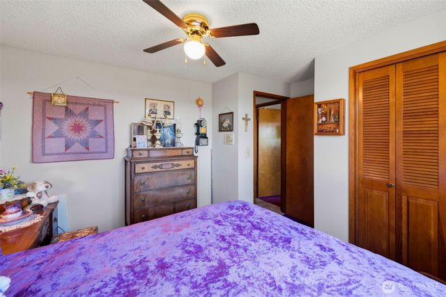1874 Lenore Drive, Tacoma, WA 98406