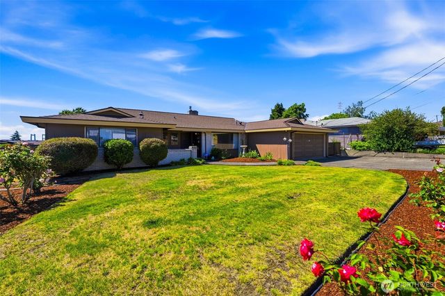 1874 Lenore Drive, Tacoma, WA 98406