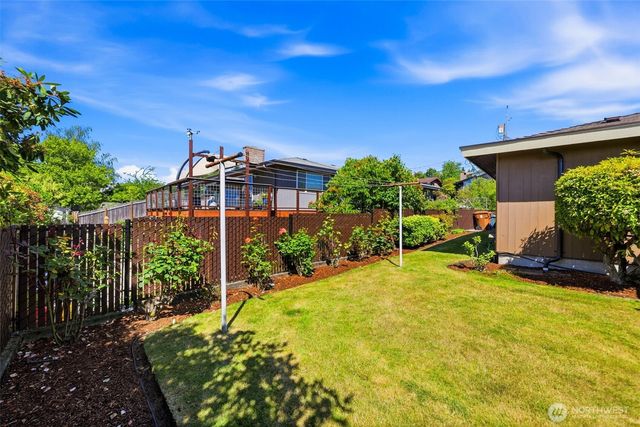 1874 Lenore Drive, Tacoma, WA 98406