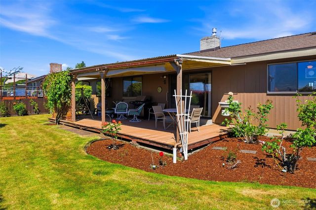 1874 Lenore Drive, Tacoma, WA 98406