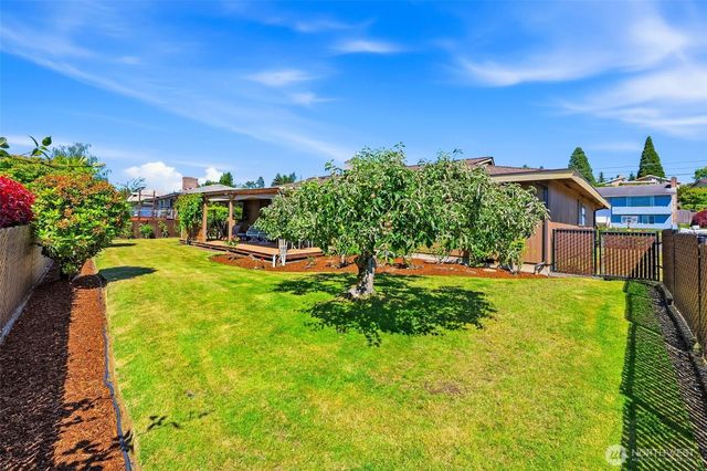 1874 Lenore Drive, Tacoma, WA 98406