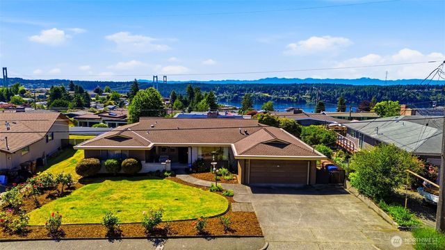 1874 Lenore Drive, Tacoma, WA 98406