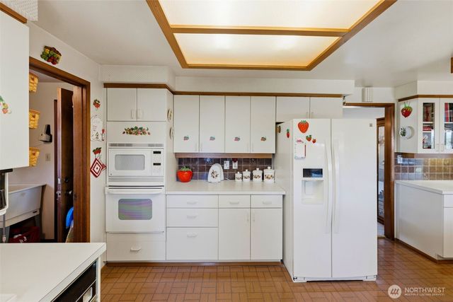 1874 Lenore Drive, Tacoma, WA 98406