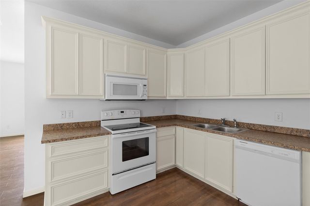 409 Beto St 5, Huntsville, TX 77340