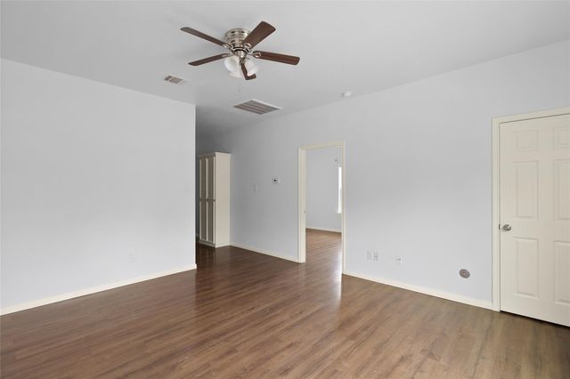 409 Beto St 5, Huntsville, TX 77340