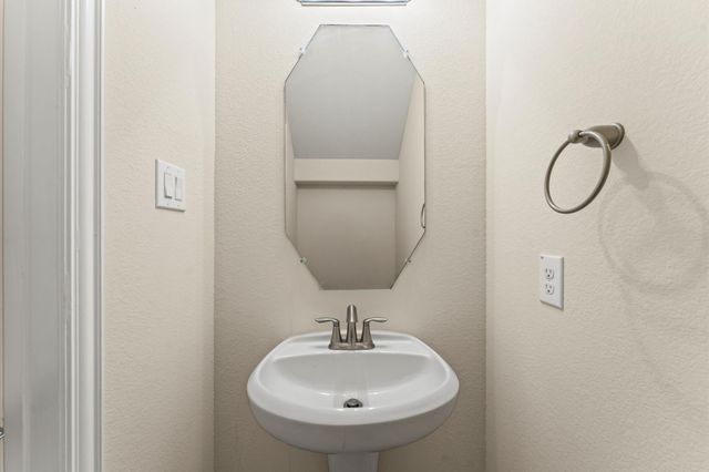 2559 Pines Pointe Drive, Katy, TX 77493