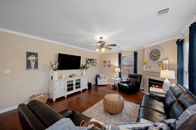 1504 Edelweiss DR, Cedar Park, TX 78613