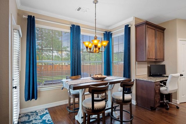 1504 Edelweiss DR, Cedar Park, TX 78613