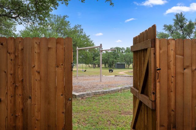 1504 Edelweiss DR, Cedar Park, TX 78613