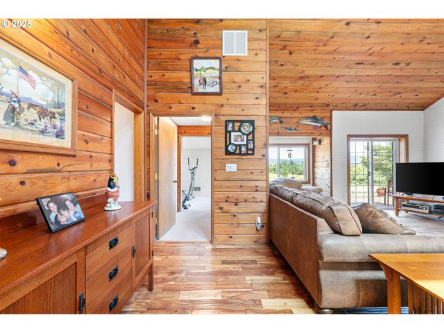 361890 HIGHWAY 58, Pleasant Hill, OR 97455