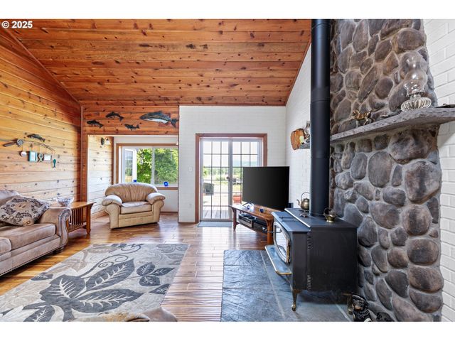 361890 HIGHWAY 58, Pleasant Hill, OR 97455