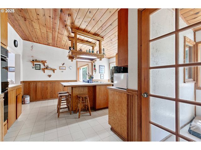 361890 HIGHWAY 58, Pleasant Hill, OR 97455