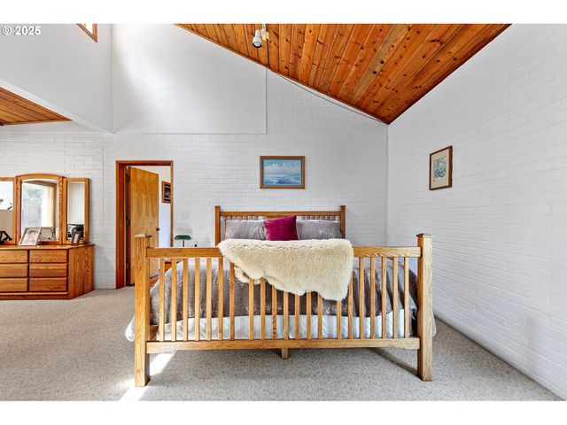 361890 HIGHWAY 58, Pleasant Hill, OR 97455