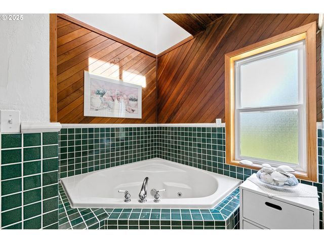 361890 HIGHWAY 58, Pleasant Hill, OR 97455