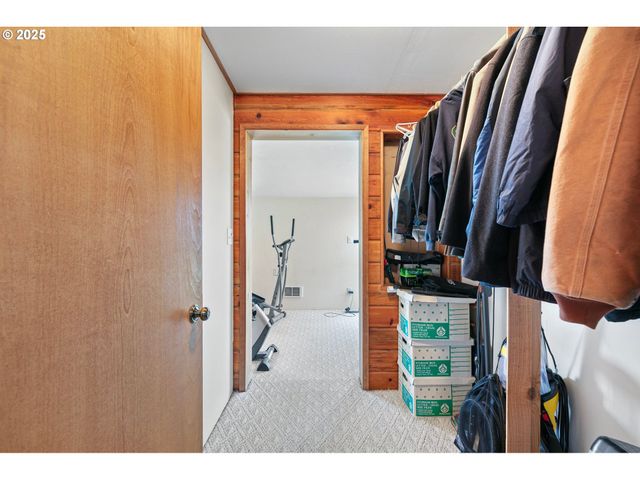 361890 HIGHWAY 58, Pleasant Hill, OR 97455