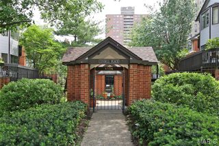 4454 Lindell Boulevard 32, St Louis, MO 63108