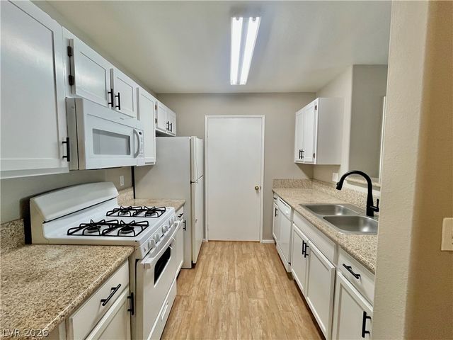 7885 West Flamingo Road 1029, Las Vegas, NV 89147