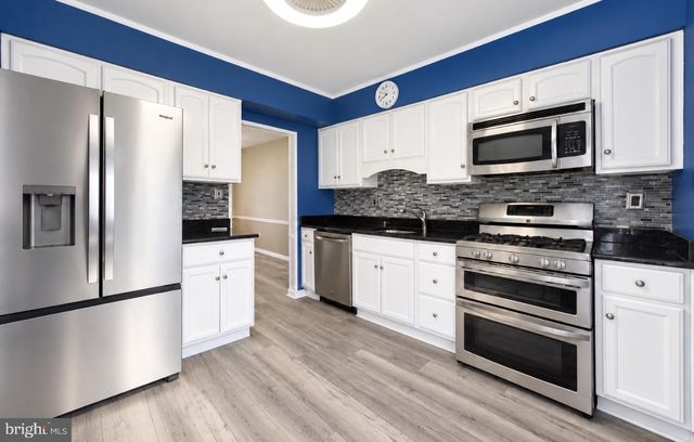 108 TRENT RD, Blackwood, NJ 08012