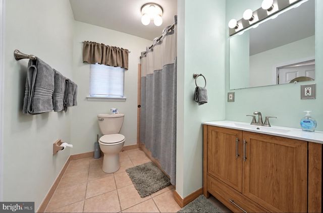 108 TRENT RD, Blackwood, NJ 08012