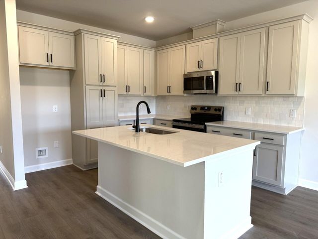 5089 Blackberry Lane, Ravenel, SC 29470