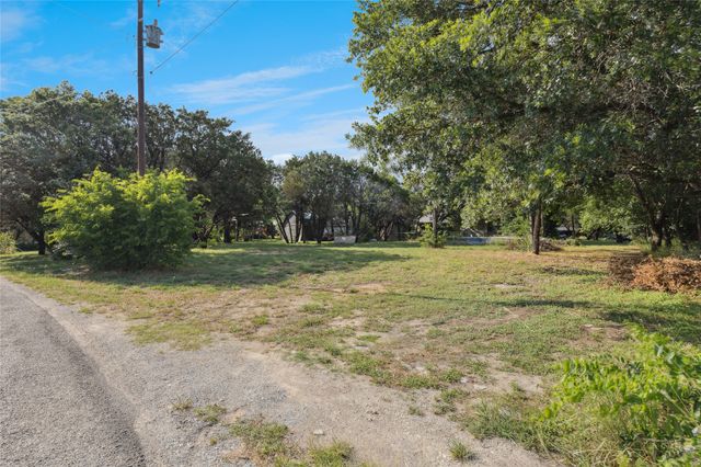 2805 Rockwood Drive, Granbury, TX 76048