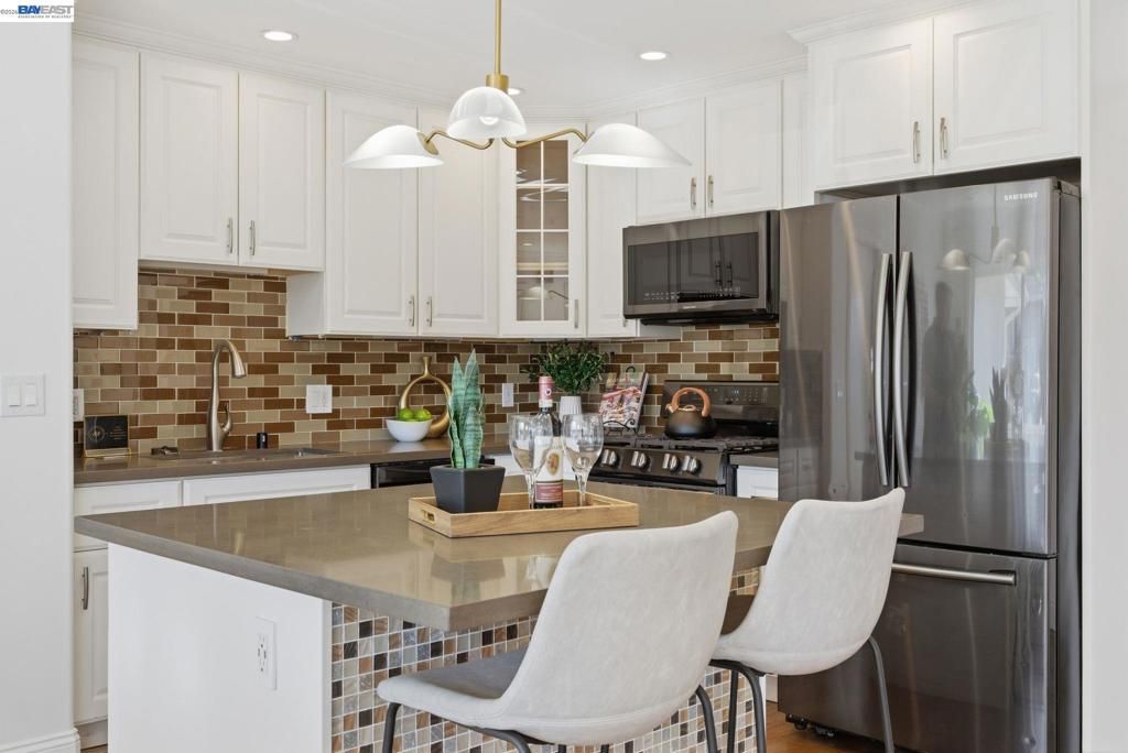 Image 10 of property listing at 12 Jacinto Lane, South San Francisco, CA 94080