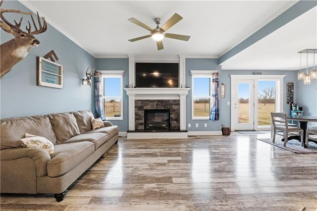 27805 S Walker Road, Harrisonville, MO 64701