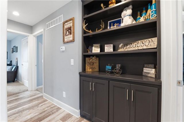 27805 S Walker Road, Harrisonville, MO 64701