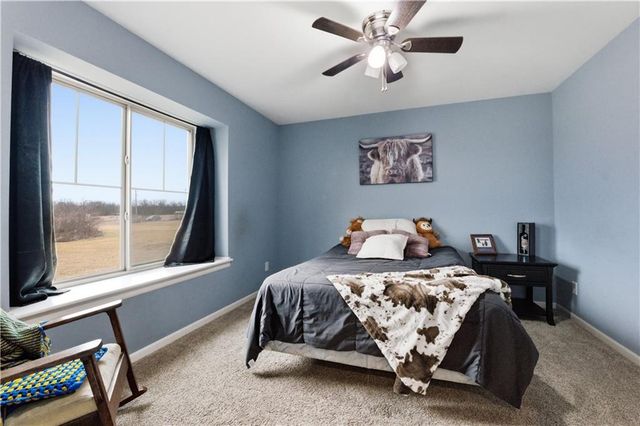 27805 S Walker Road, Harrisonville, MO 64701