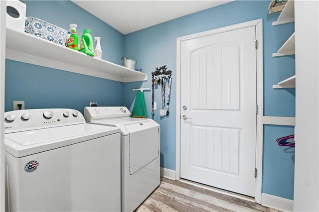 27805 S Walker Road, Harrisonville, MO 64701