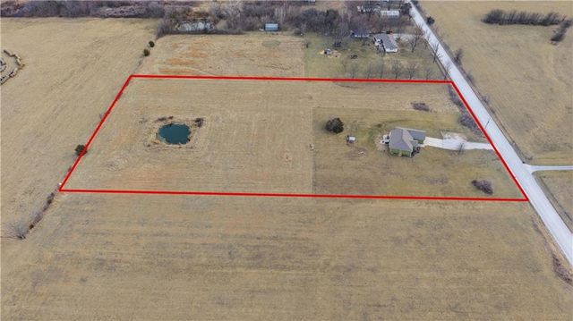 27805 S Walker Road, Harrisonville, MO 64701