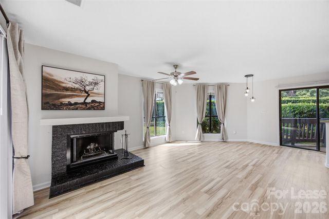 8157 Cedar Glen Drive, Charlotte, NC 28212