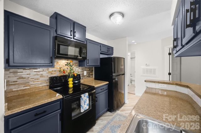 8157 Cedar Glen Drive, Charlotte, NC 28212
